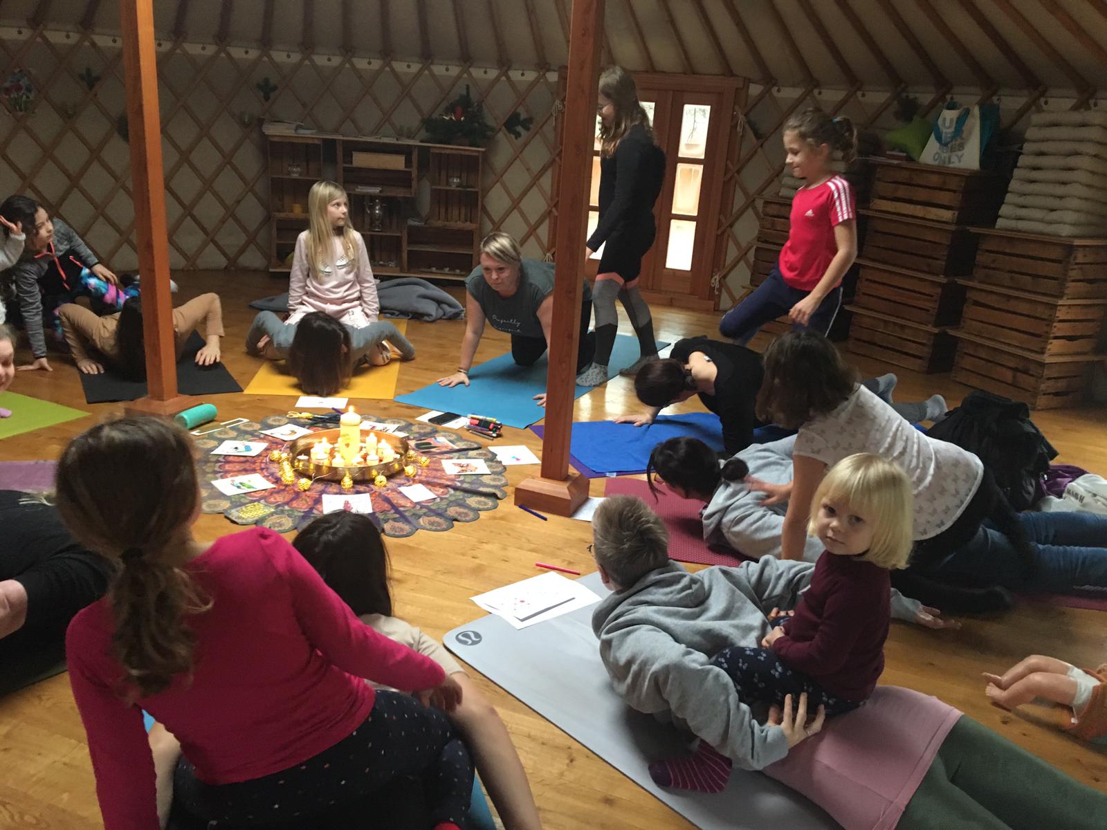 Kinderyoga: Familienyogastunde